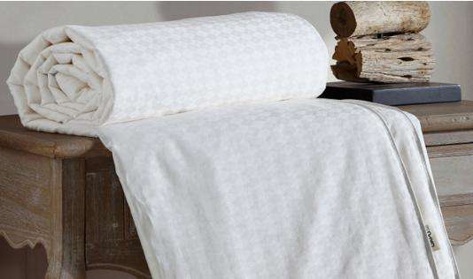 红苹果蚕丝被价格怎么样呢?