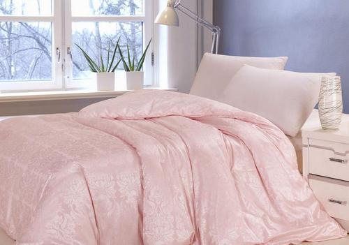 云丝被和蚕丝被的优点对比，你更喜欢哪一个？